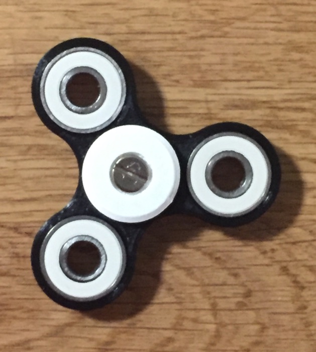 Hand fidget spinner hybrid ceramic bearingvrtavka @ www.britev.si.jpg